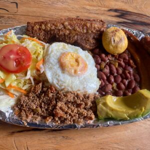 Bandeja paisa tradicional